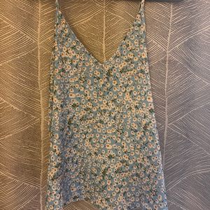 💙 light blue floral top